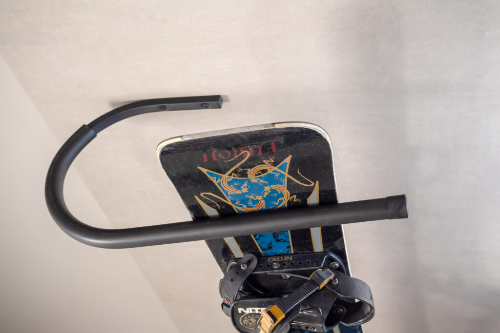 Lae alla kinnitatav lumelaua või suusa hoidja