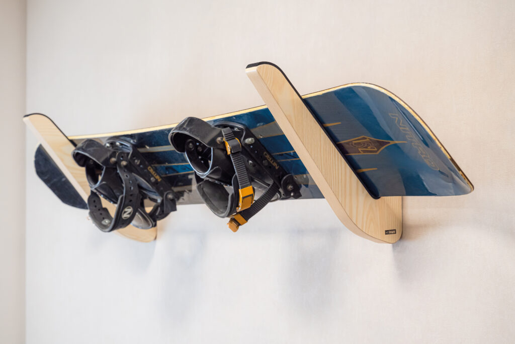 Hoidja lumelauale / lumelaua hoidja. Või siis hoopis wakelaua hoidja. Sobib nii wake lauale kui ka lume lauale.