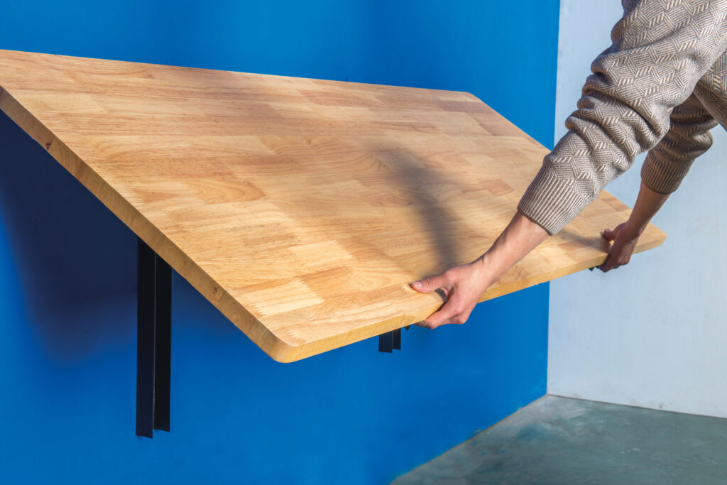 Kokkuklapitav töölaud garaaži