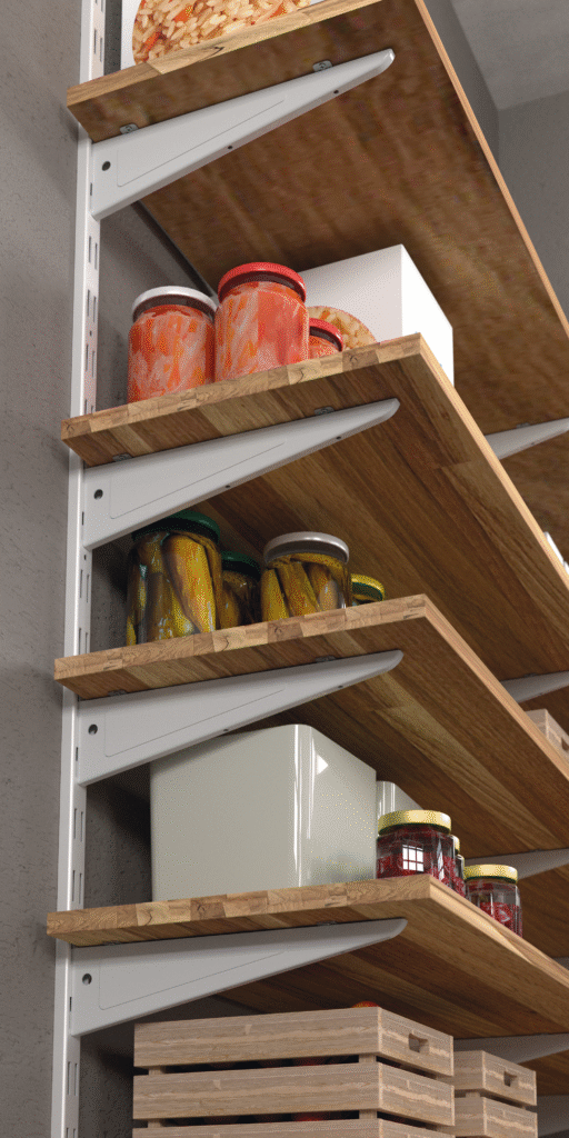 Riiulilahendus koos puidust tasapindadega - sobib ka abiruumi või sahvrisse.